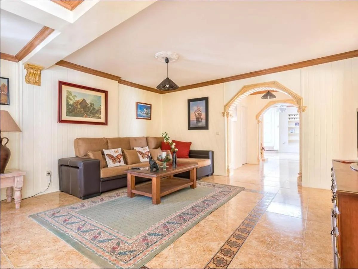 Villa Encanto: Marbella Retreat with Private Pool